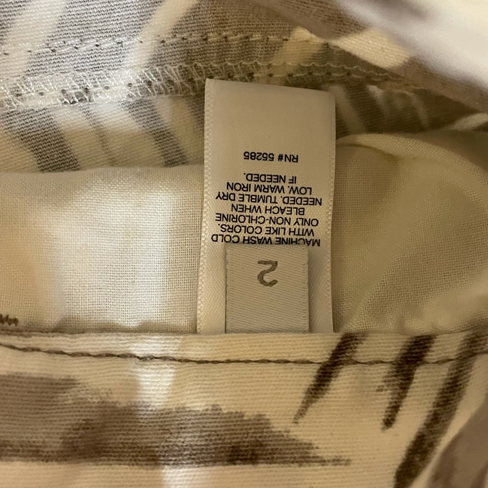 Express Print Shorts - Picture 3 of 3